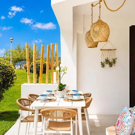 Apartamento Ground Floor & Pool